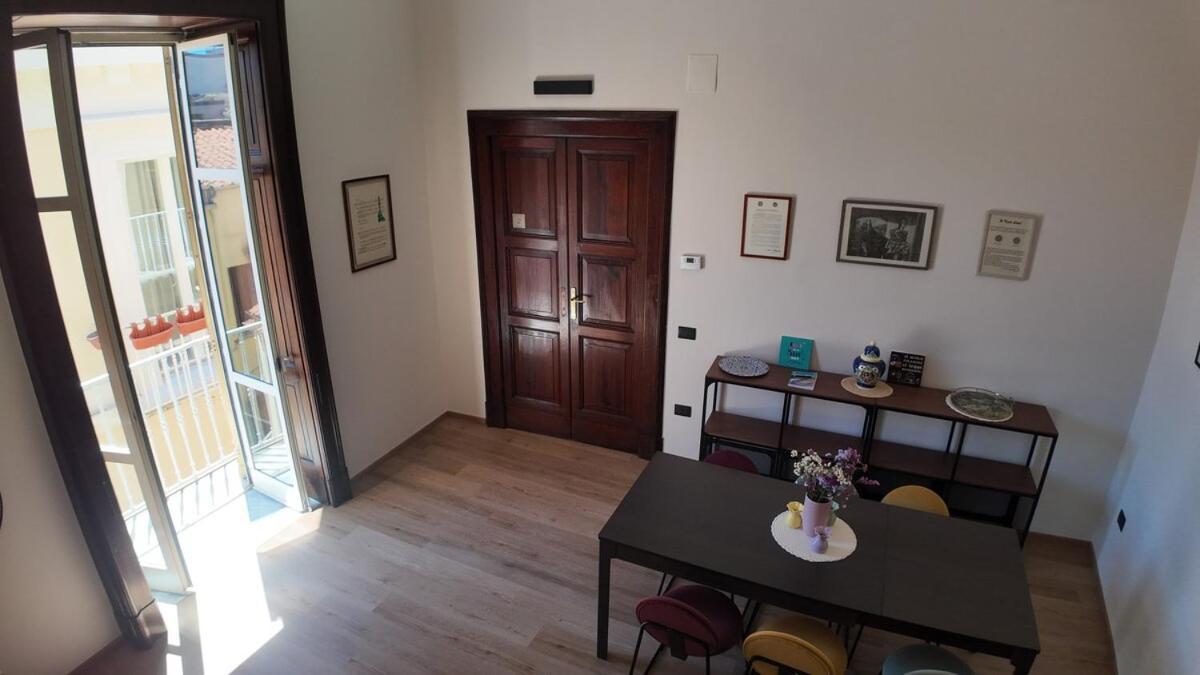 Casa Manu Nuovo Appartamento In Centro Storico เบเนเวนโต ภายนอก รูปภาพ